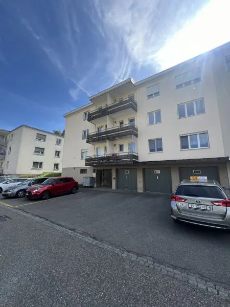 Helle und Grosse 4-Zimmerwohnung an ruhiger Lage