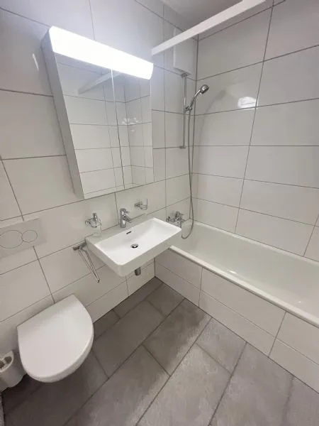 Appartamento di 4 locali luminoso e spazioso in una zona tranquilla – foto 7 di 9