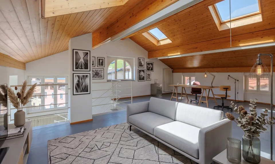 DIMORA STORICA DI 9 LOCALI CON TERRAZZA PANORAMICA AD AROGNO