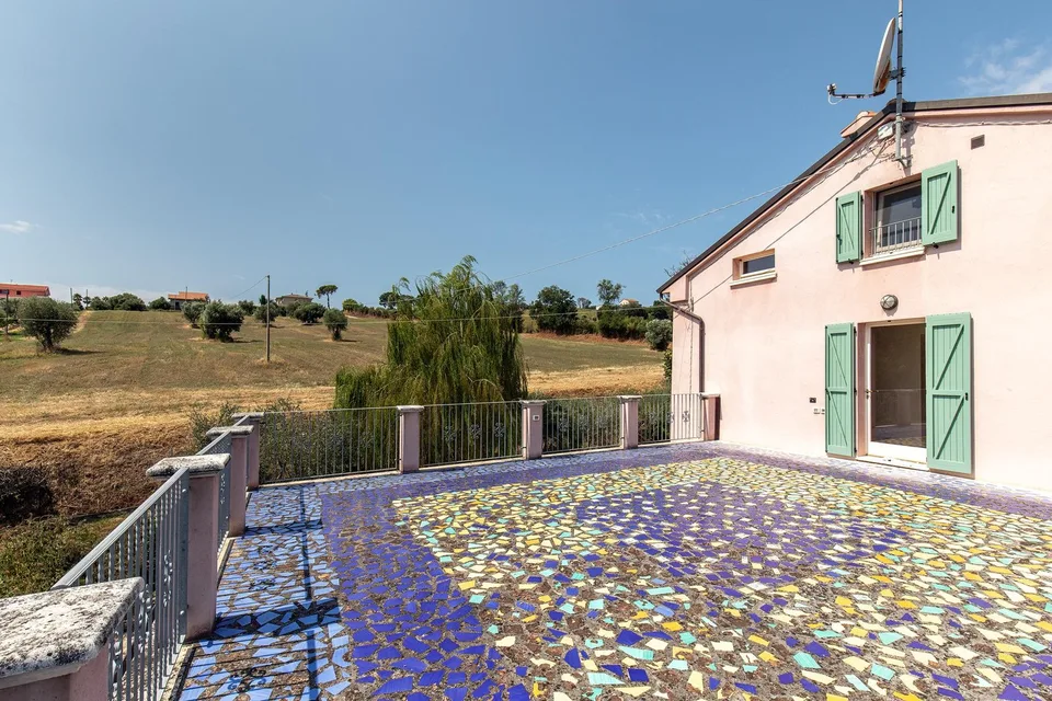 AFFASCINANTE CASOLARE 12.5 LOCALI VISTA MARE NELLE MARCHE