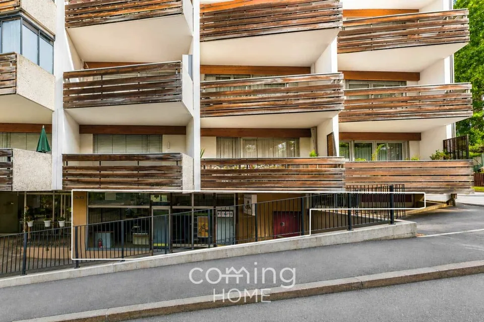 Votre boutique à Loèche-les-Bains : emplacement central, vue sur les montagnes et clientèle alpine
