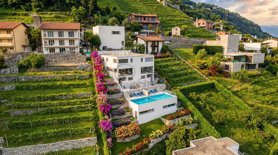 VILLA CON PISCINA E VISTA SPETTACOLARE A SEMENTINA