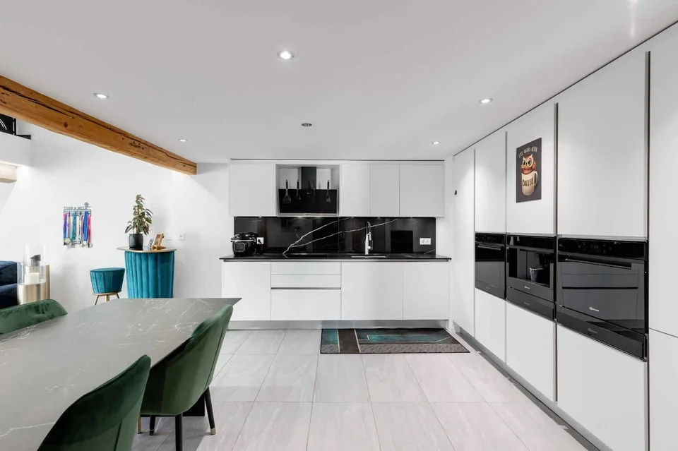 Duplex de caractère baigné de lumière