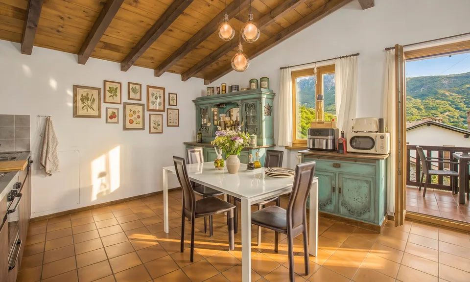 Einfaches Tessiner Haus mit Baugrundstück in Lugaggia