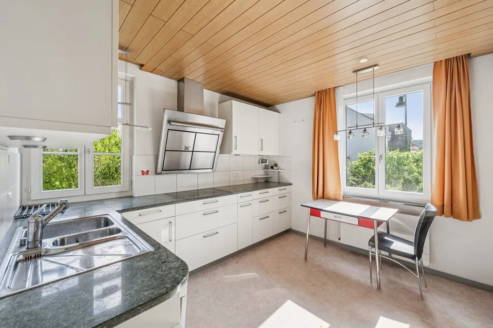 Casa unifamiliare indipendente con giardino idillico
