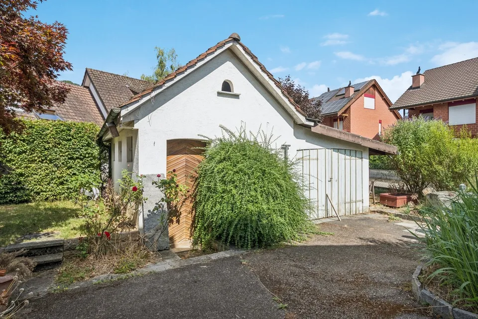 Casa unifamiliare indipendente con giardino idillico