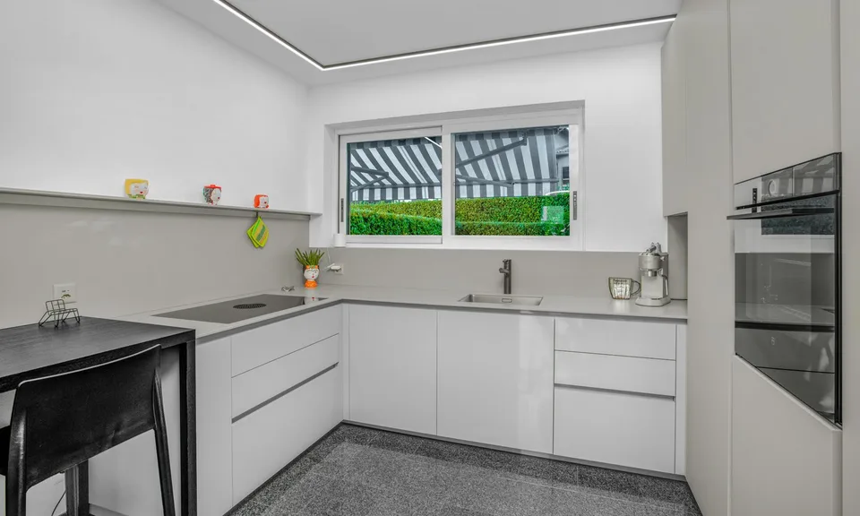 Geräumiges 5.5-Zimmer-Haus mit Garten und Pool in Montagnola