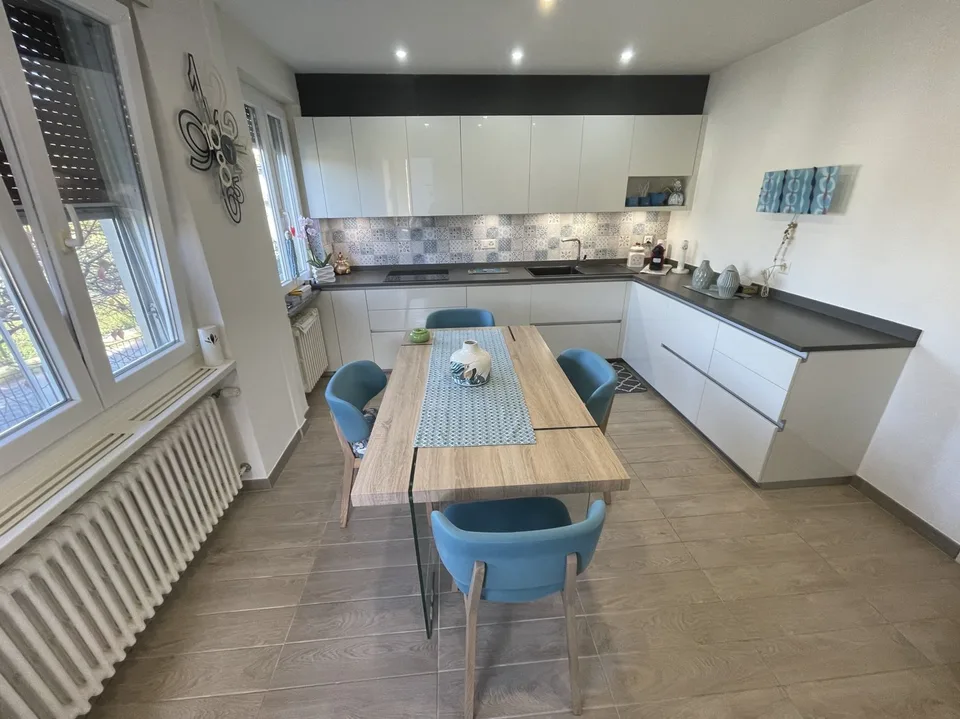 Schönes Einfamilienhaus 4.5 mit großem Garten