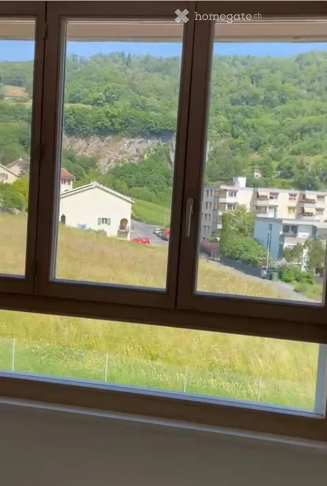 Wohnung mit Kamin und Balkon von 3.5 Zi