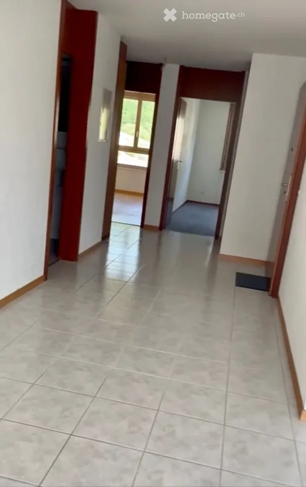 Wohnung mit Kamin und Balkon von 3.5 Zi