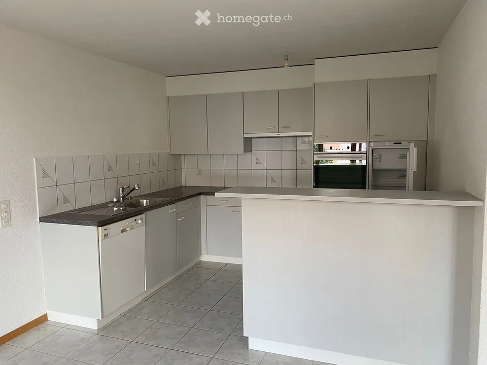 Wohnung mit Kamin und Balkon von 3.5 Zi