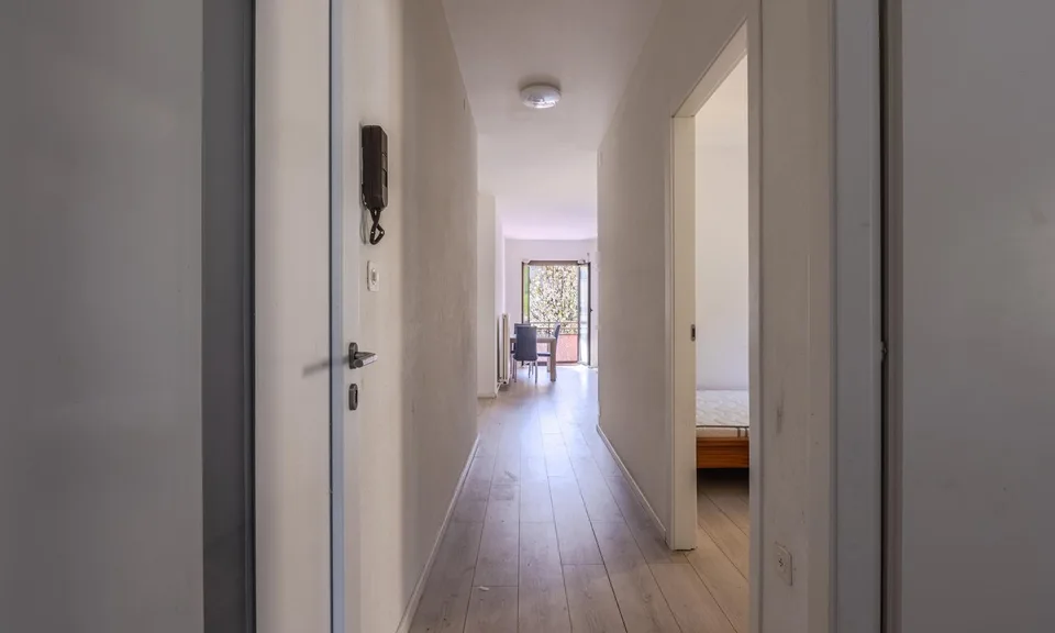 COMODO 3.5 LOCALI CON BALCONE IN ZONA STRATEGICA A LUGANO