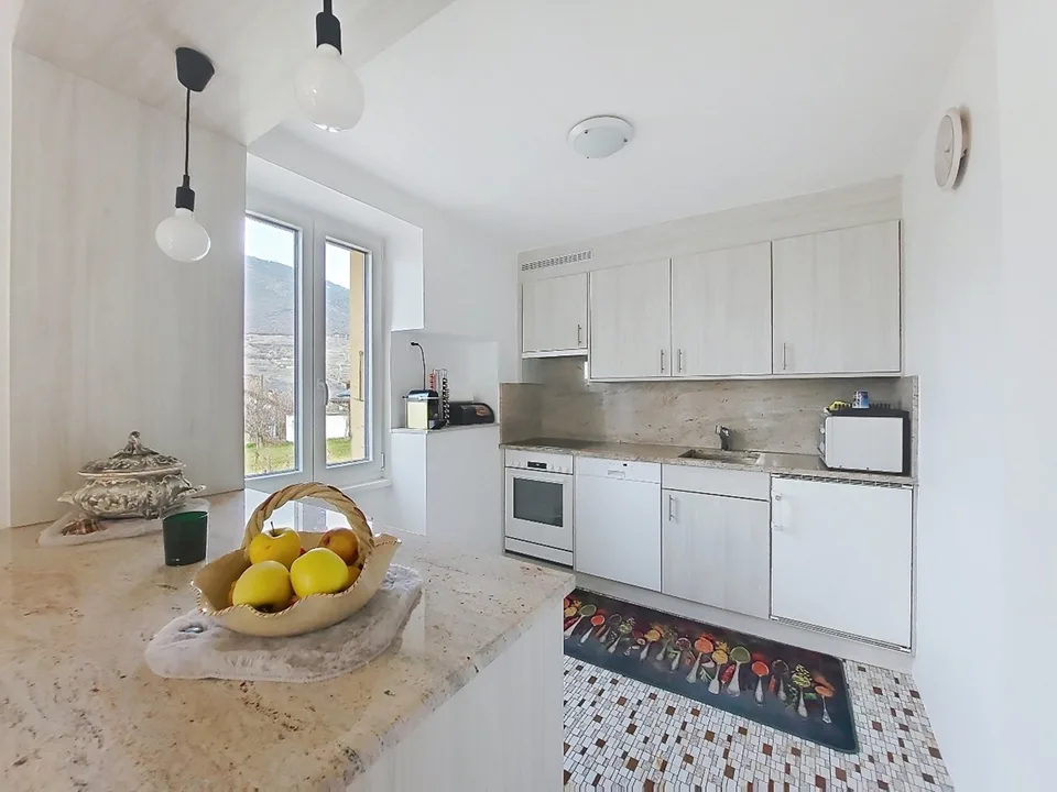 Pramagnon, maison familiale de 230m2 avec pelouse et places de parc extérieures