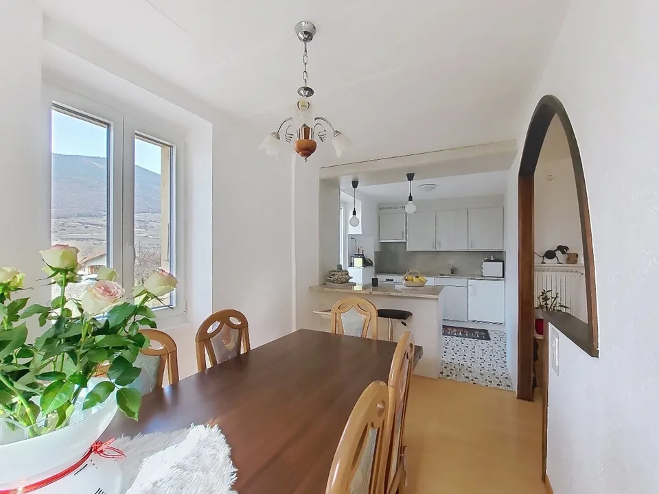 Pramagnon, maison familiale de 230m2 avec pelouse et places de parc extérieures