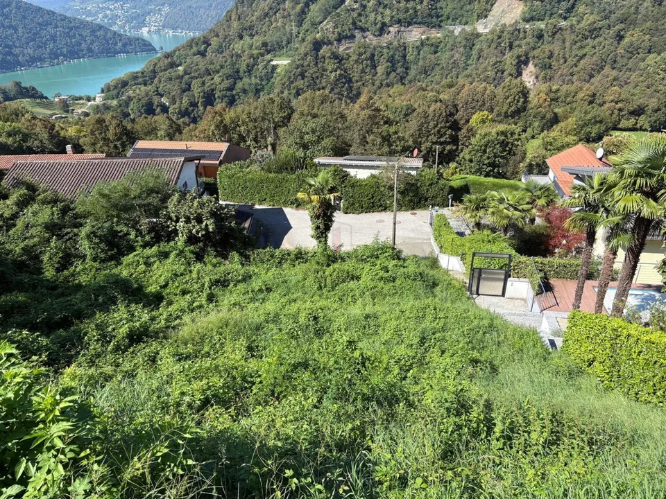COSTRUISCI LA TUA CASA VISTA LAGO