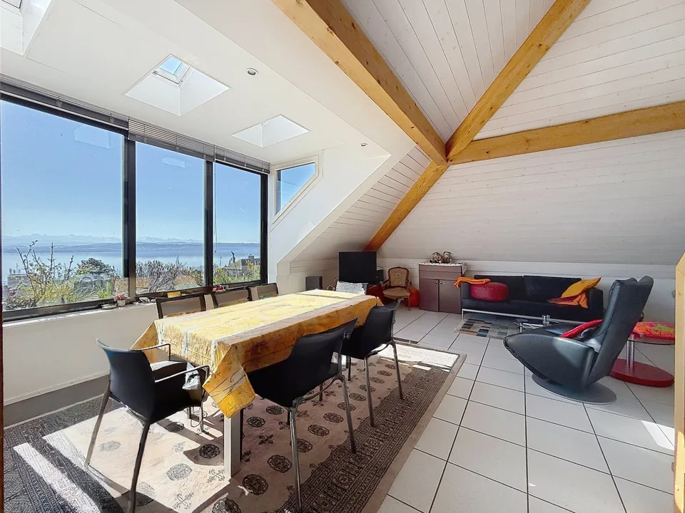 Le lac et les Alpes pour seul horizon — Duplex 4,5 pièces avec mezzanine, Gorgier
