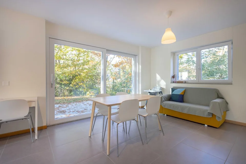 Moderne und geräumige 3.5-Zimmer-Wohnung mit großem Garten in Breganzona