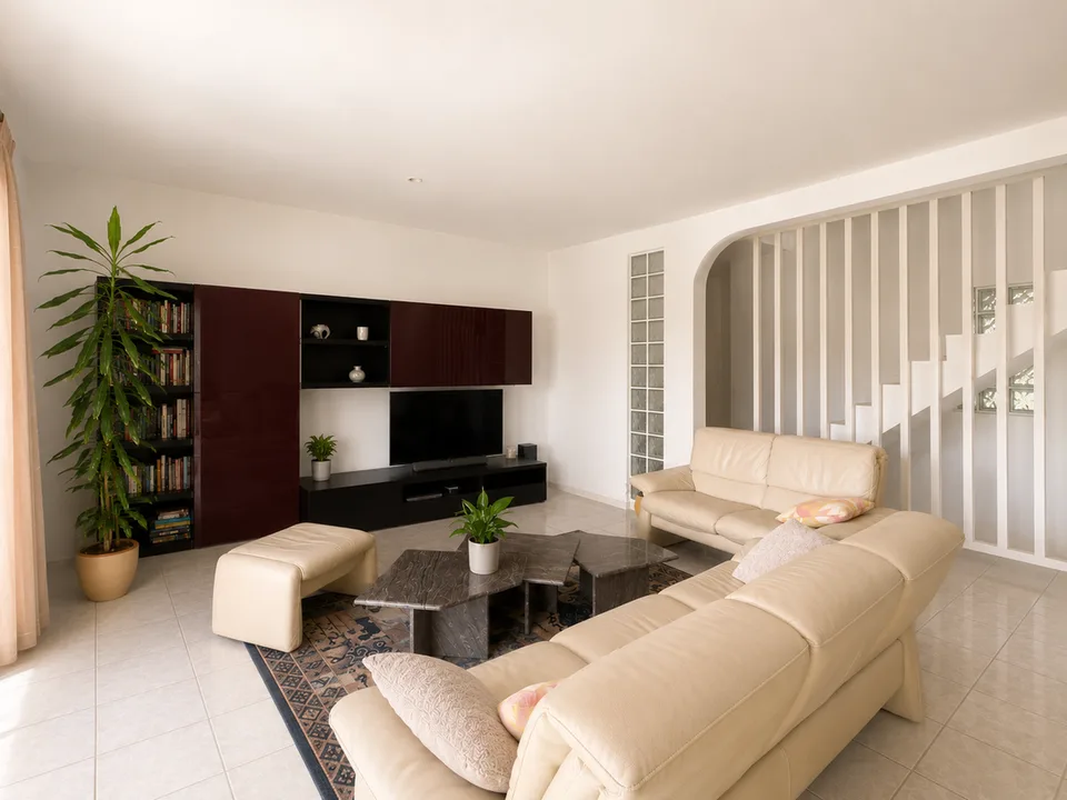VACALLO - BRIGHT PROPERTY FOR SALE WITH PRIVATE GARDEN