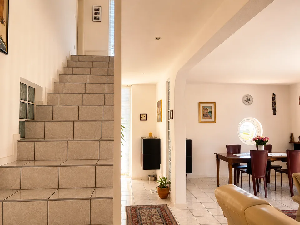 VACALLO - VENDESI LUMINOSA PROPRIETÃ CON GIARDINO PRIVATO