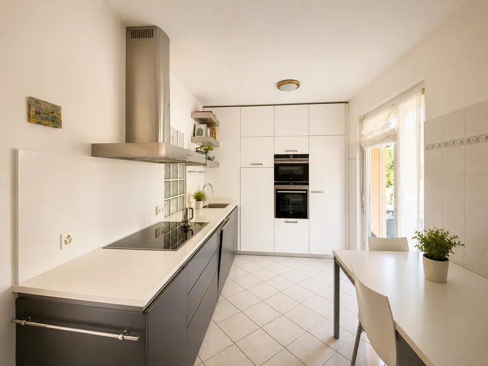 VACALLO - BRIGHT PROPERTY FOR SALE WITH PRIVATE GARDEN