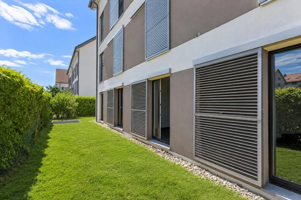 Apartment 4.5 rooms, terrace, private garden and train station within a few meters