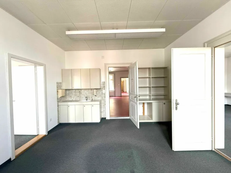 Uffici e/o locali di pratica di diverse dimensioni nel centro di Romanshorn
