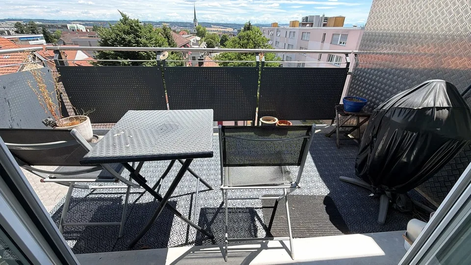 Affascinante appartamento di 3 locali con balcone e vista panoramica a Grenchen