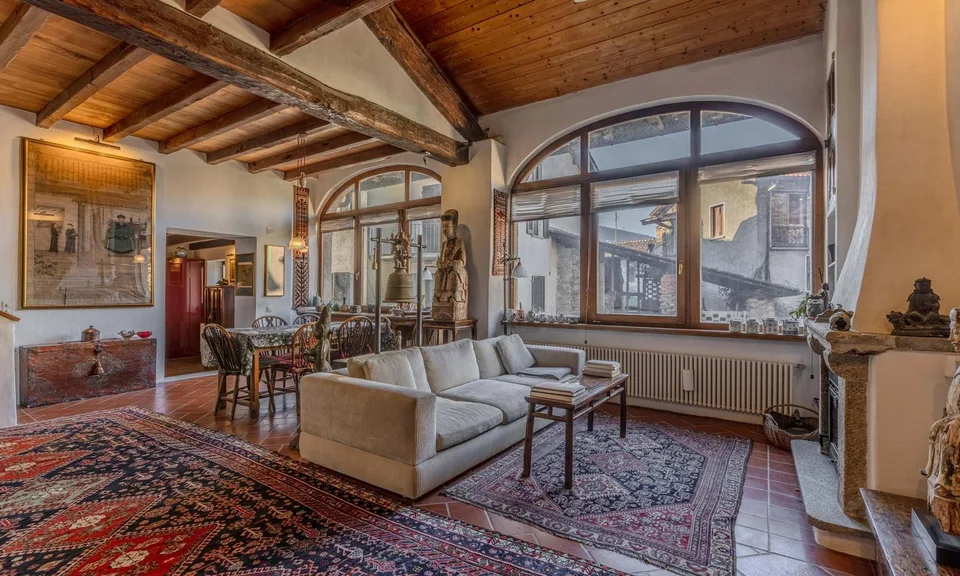 SPLENDIDA CASA 5.5 LOCALI RINNOVATA CON CHARME A CASTELROTTO
