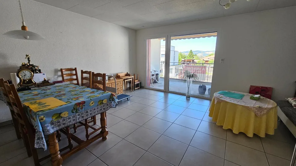 Sehr schönes 3-Zimmer-Apartment mit Tiefgarage