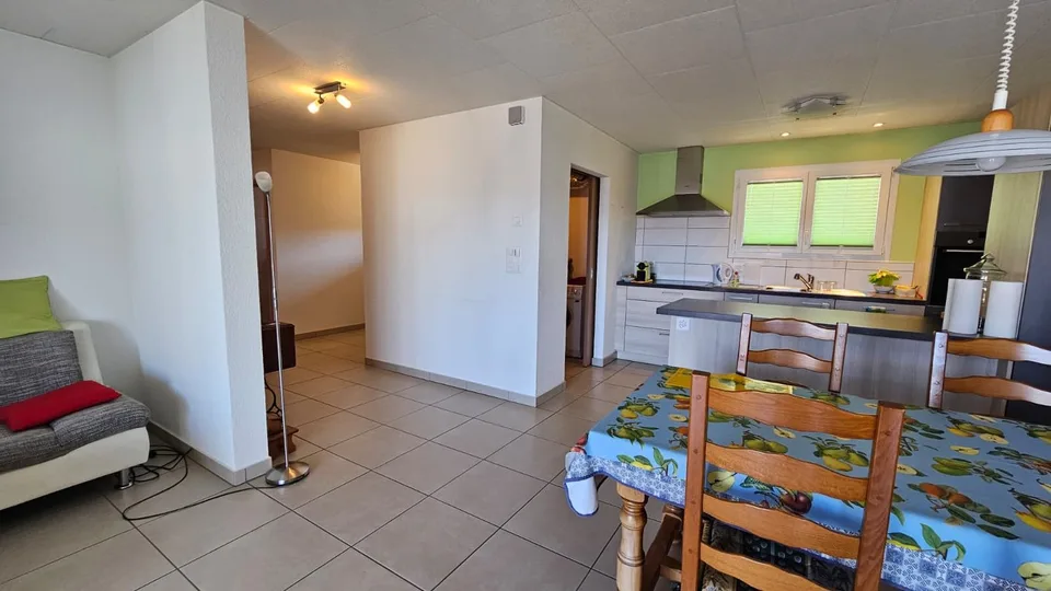Sehr schönes 3-Zimmer-Apartment mit Tiefgarage