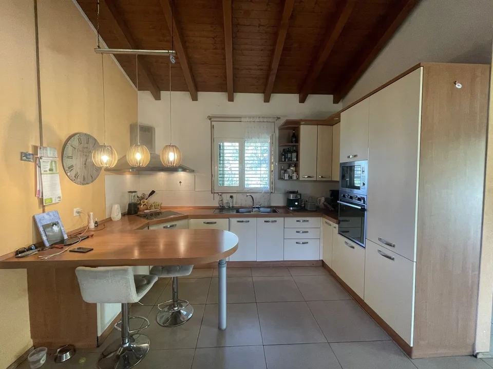 RECENTE CASA BIFAMILIARE 4.5 E 3.5 IN ZONA TRANQUILLA