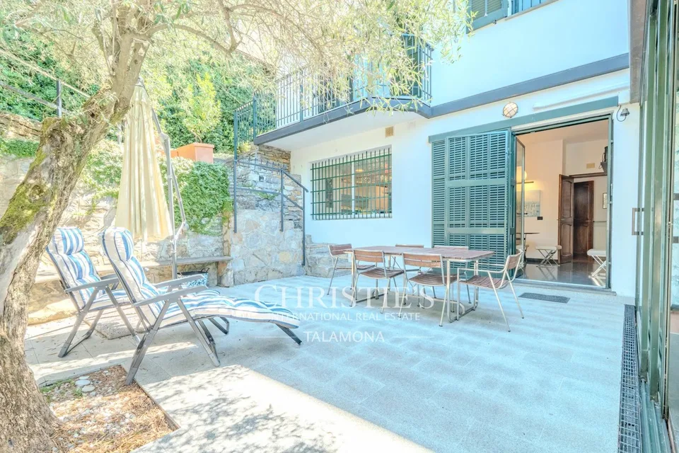 Exklusives Villenhaus in Rapallo mit Pool und Meerblick