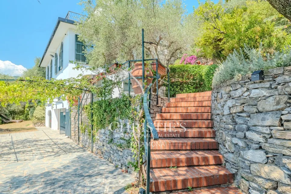Exklusives Anwesen in Rapallo mit Pool und Meerblick – Foto 10 von 13