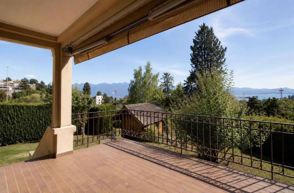 Magnifique appartement avec terrasse, grand jardin privatif et vue sur le lac  Lausanne
