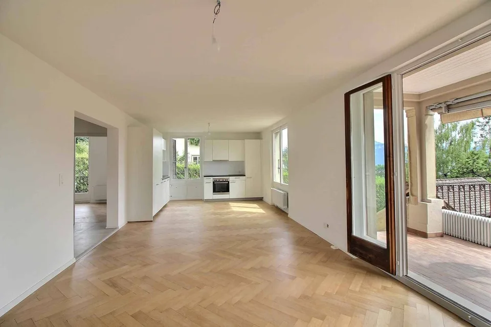 Magnifique appartement avec terrasse, grand jardin privatif et vue sur le lac  Lausanne