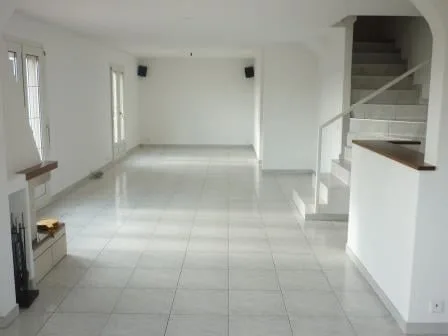 Ampio appartamento in attico/duplex di 6.5 locali a Le Mont-sur-Lausanne