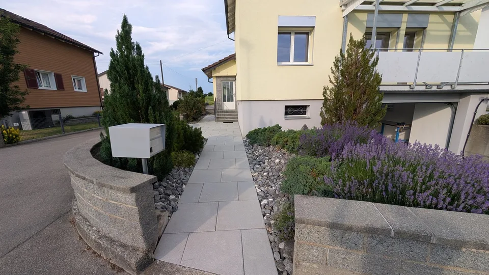 Affascinante casa unifamiliare di 5 locali in posizione tranquilla