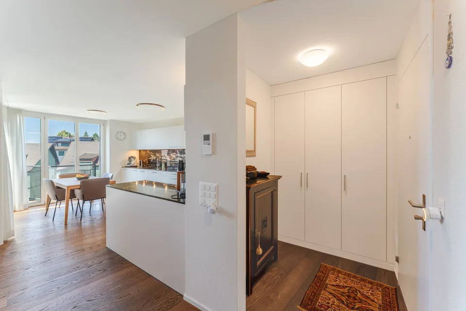 Familienfreundliche 5½ Zimmer-Minergie-Maisonette mit 2 Garagenplätzen im exklusiven Ausbaustandard – Foto 7 von 26
