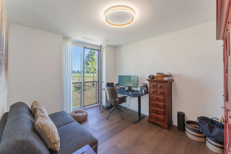 Familienfreundliche 5½ Zimmer-Minergie-Maisonette mit 2 Garagenplätzen im exklusiven Ausbaustandard – Foto 15 von 26