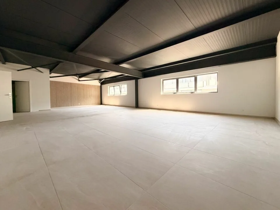 Superbes bureaux / locaux commerciaux NEUF à vendre à Saxon - Limite Riddes