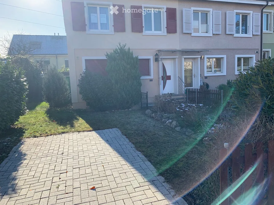 Reihenendhaus in Münchenstein