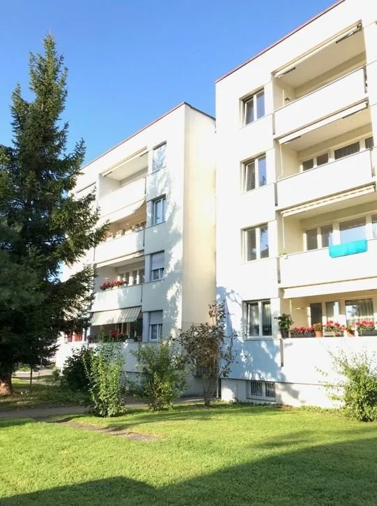 Aussenparkplatz in Zürich-Schwammendingen