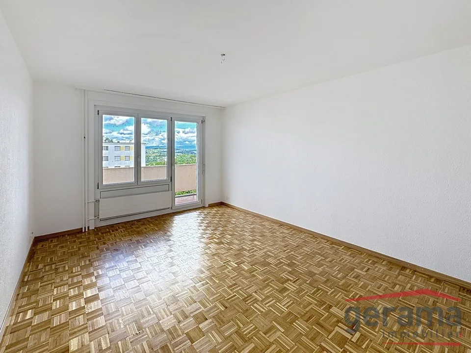 Wohnung 4.5 Zimmer im 4. Stock