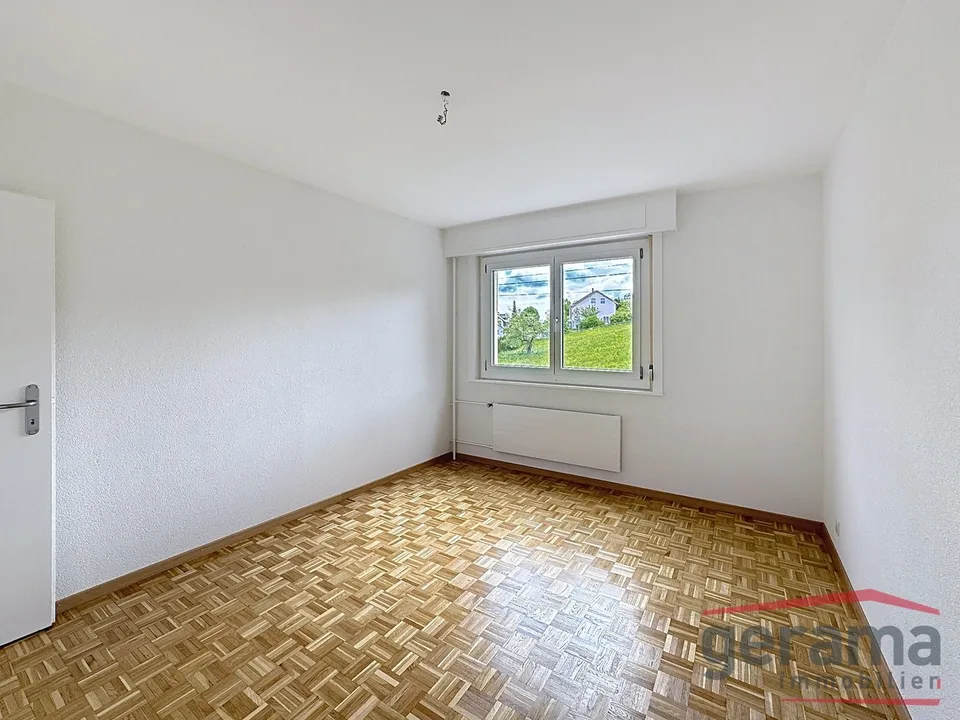 Wohnung 4.5 Zimmer im 4. Stock
