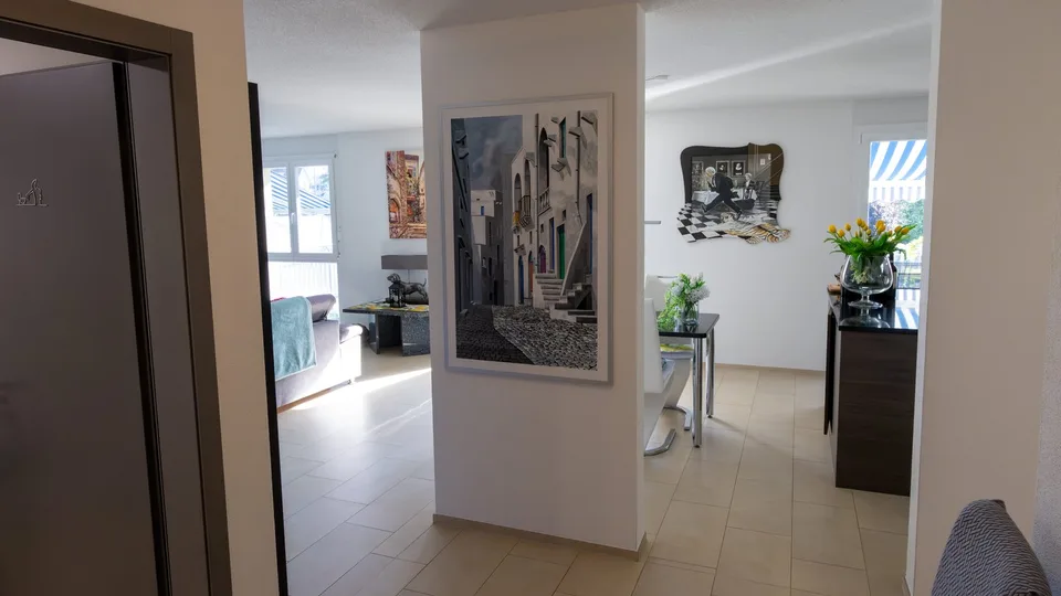 Charmant appartement 3.5 pièces avec balcon et vue imprenable à Lostorf
