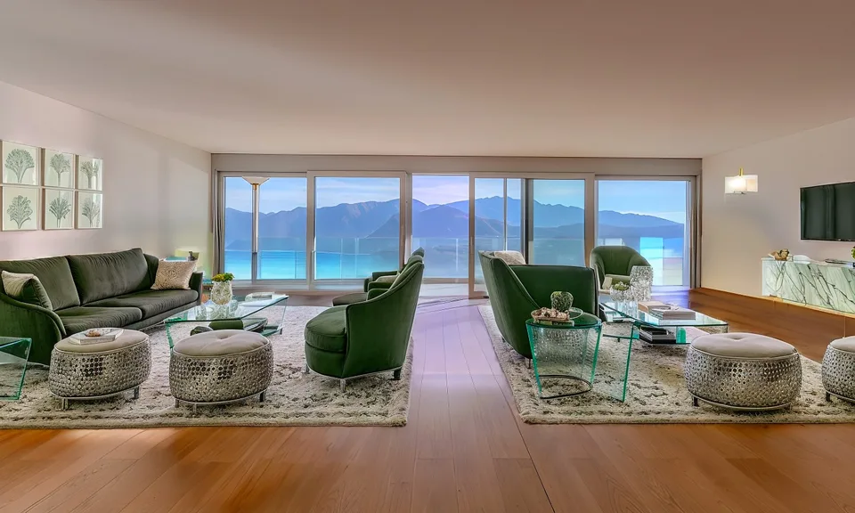 WEITES UND MODERNES 4.5-ZIMMER-WOHNUNG MIT ENORMER TERRASSE UND SEEBLICK IN VERNATE