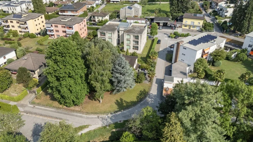 Villa mit Grossem Baulandgrundstück im Herzen von Ponte Capriasca