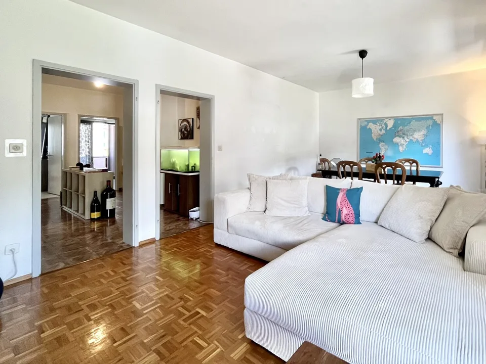 WEITES 4.5-ZIMMER-WOHNUNG MIT ZWEI TERRASSEN IN BELLINZONA-ZENTRUM