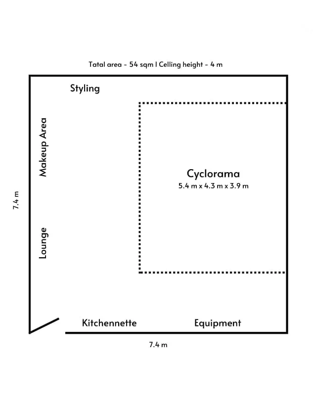 Ready-to-use daylight photo studio with cyclorama