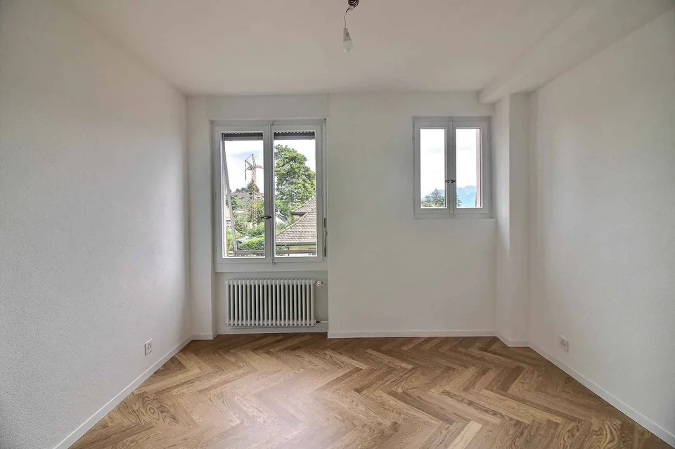 Prächtige Dachgeschoßwohnung, komplett renoviert mit atemberaubendem Blick auf den See – Foto 8 von 14
